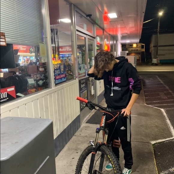 Meet your Posher, Caleb - Picture 1 of 1